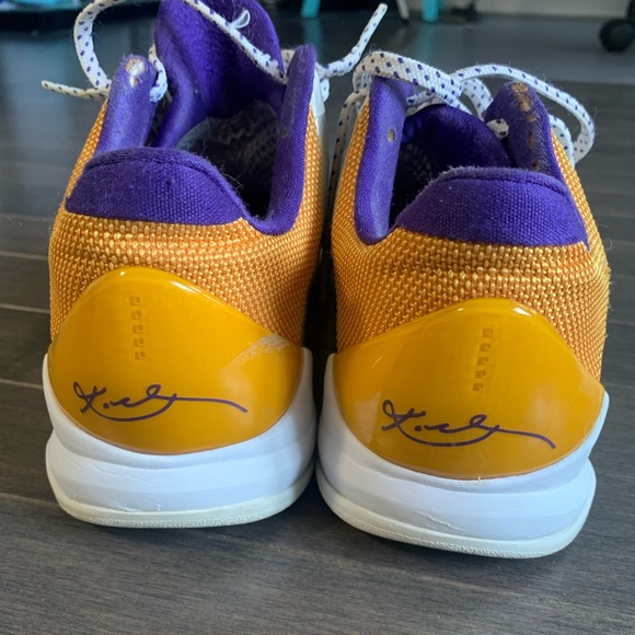 2009 Nike Zoom Kobe 5 Purple/Yellow/White Youth 6.5 - Picture 8 of 9